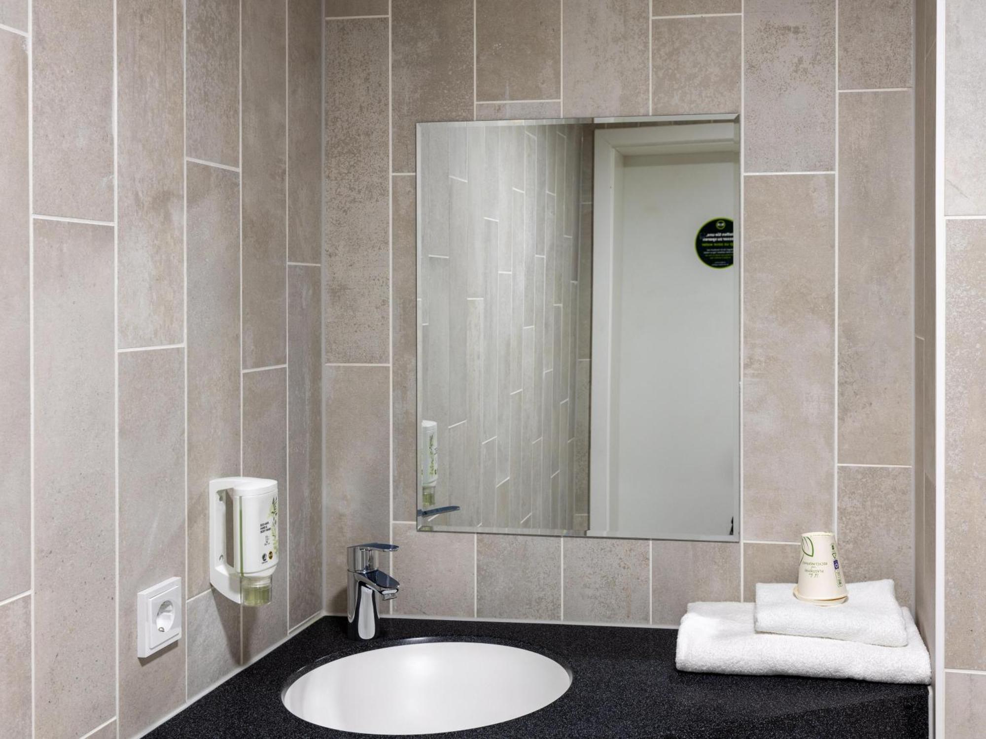 B&B Hotel Fulda-Hbf Экстерьер фото